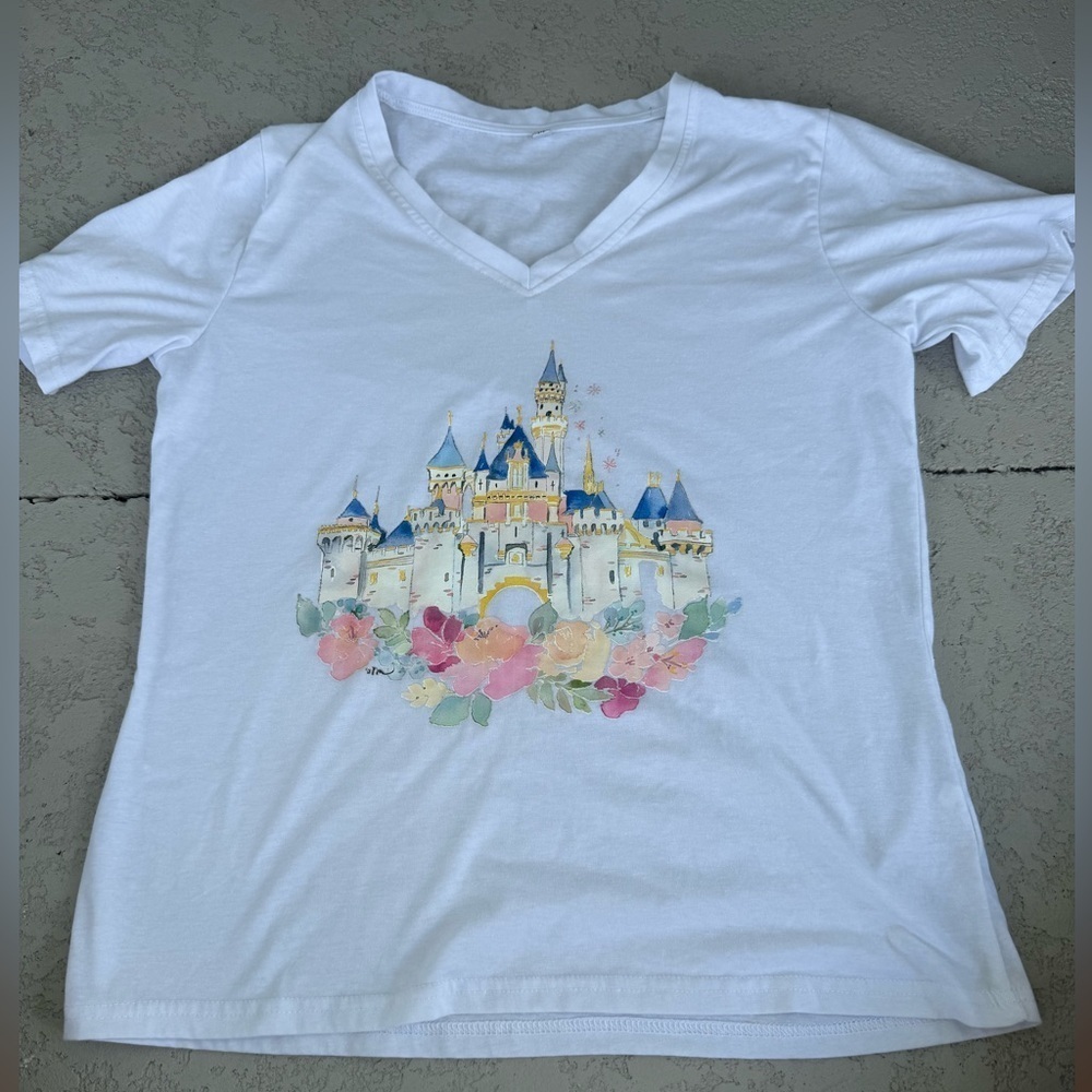 Women’s Castle Princess Tee size Medium Disney casual